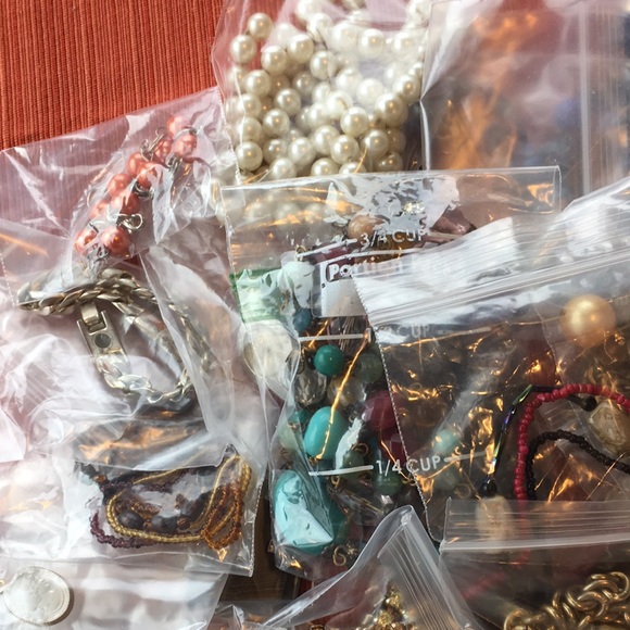 Lot of Costume Jewelry - Actual Items Shown - Picture 4 of 5